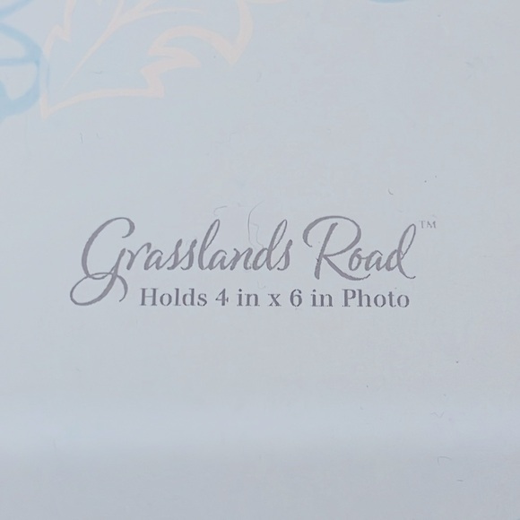 Grasslands Road Blue White Hydrangea Picture Frame - Picture 3 of 3